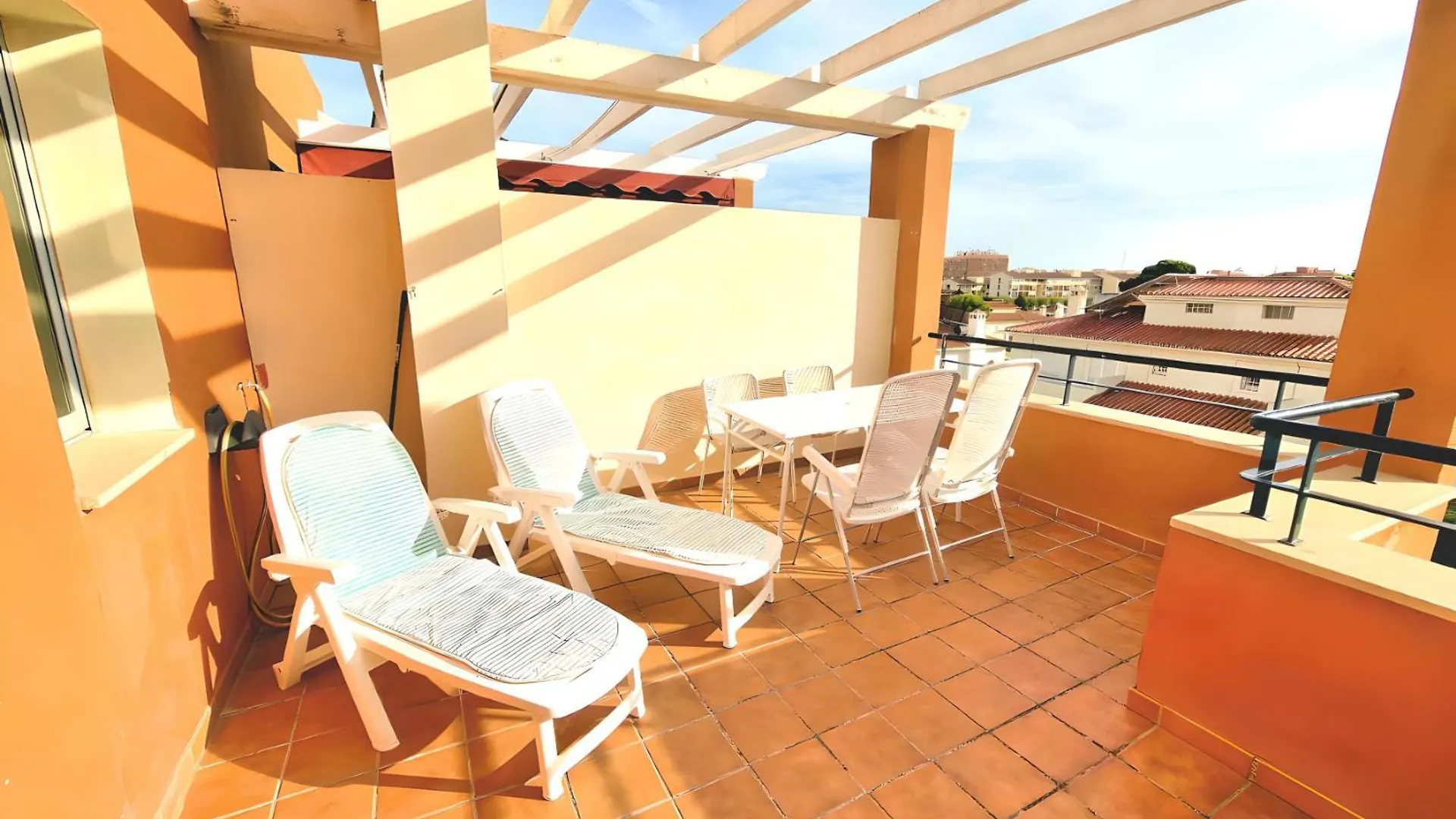 Stunning Home With Outdoor Swimmingpool, 4 Bedrooms And Wifi Benalmadena