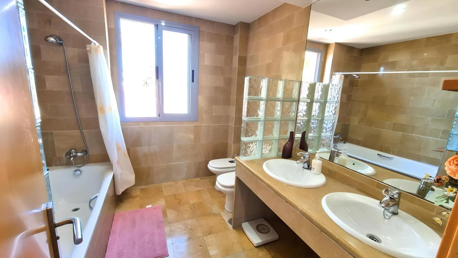 Stunning Home With Outdoor Swimmingpool, 4 Bedrooms And Wifi Benalmadena