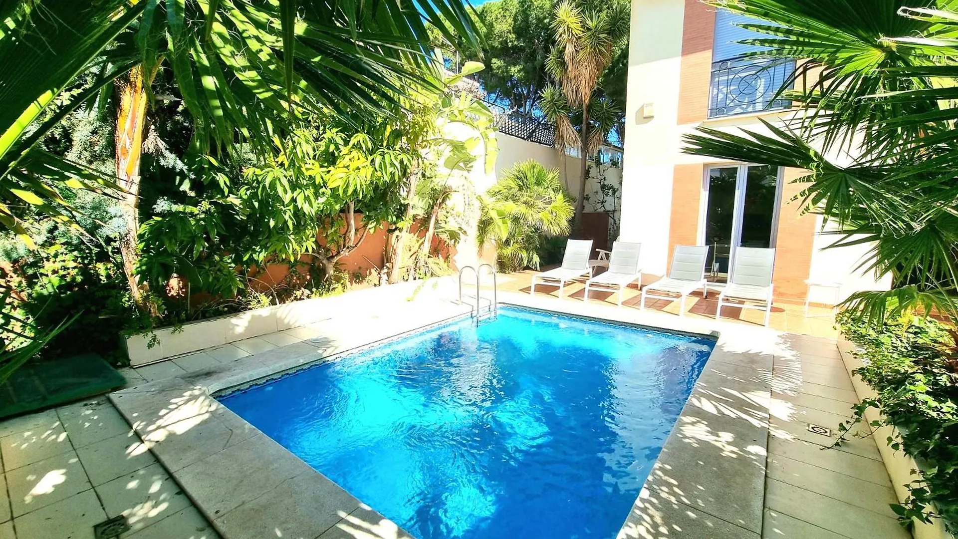 Stunning Home With Outdoor Swimmingpool, 4 Bedrooms And Wifi Benalmadena Holiday home